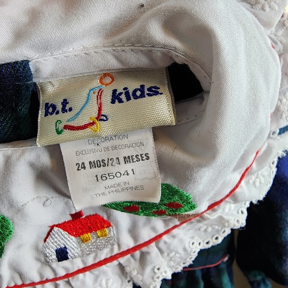 Vintage B.T. Kids Romper Bubble Lace Collar Apple Embroidery 24 months - Picture 4 of 7